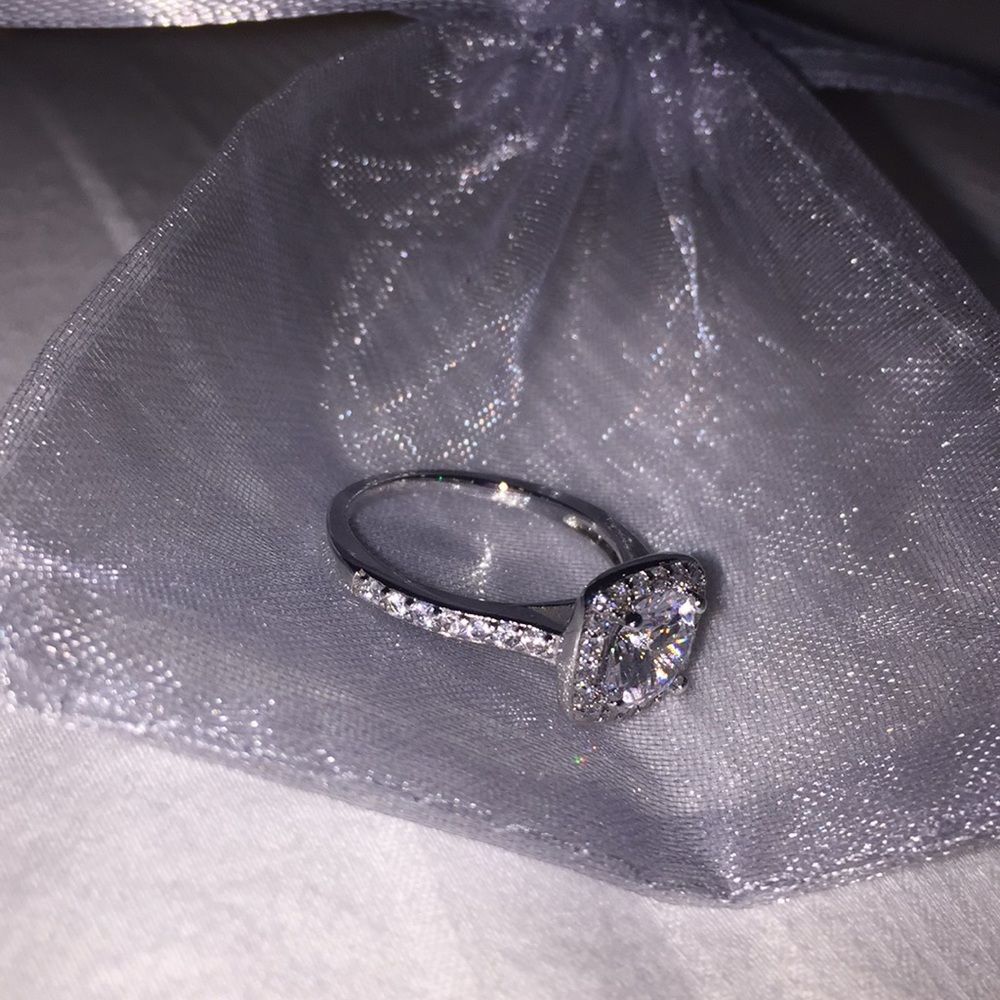 ✨18K WHITE GOLD RING✨ - Picture 4 of 7